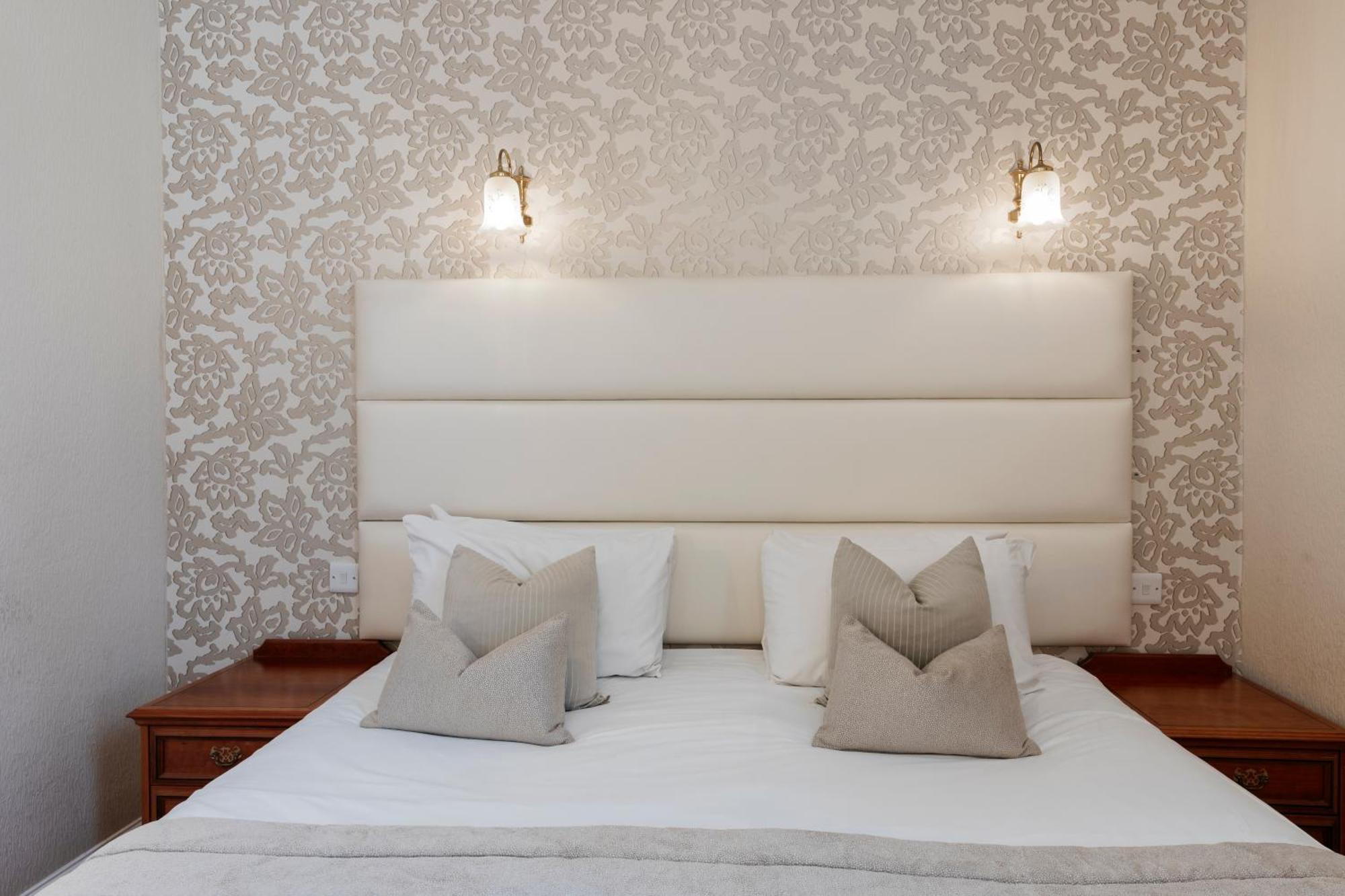 The Royal Hotel 3*