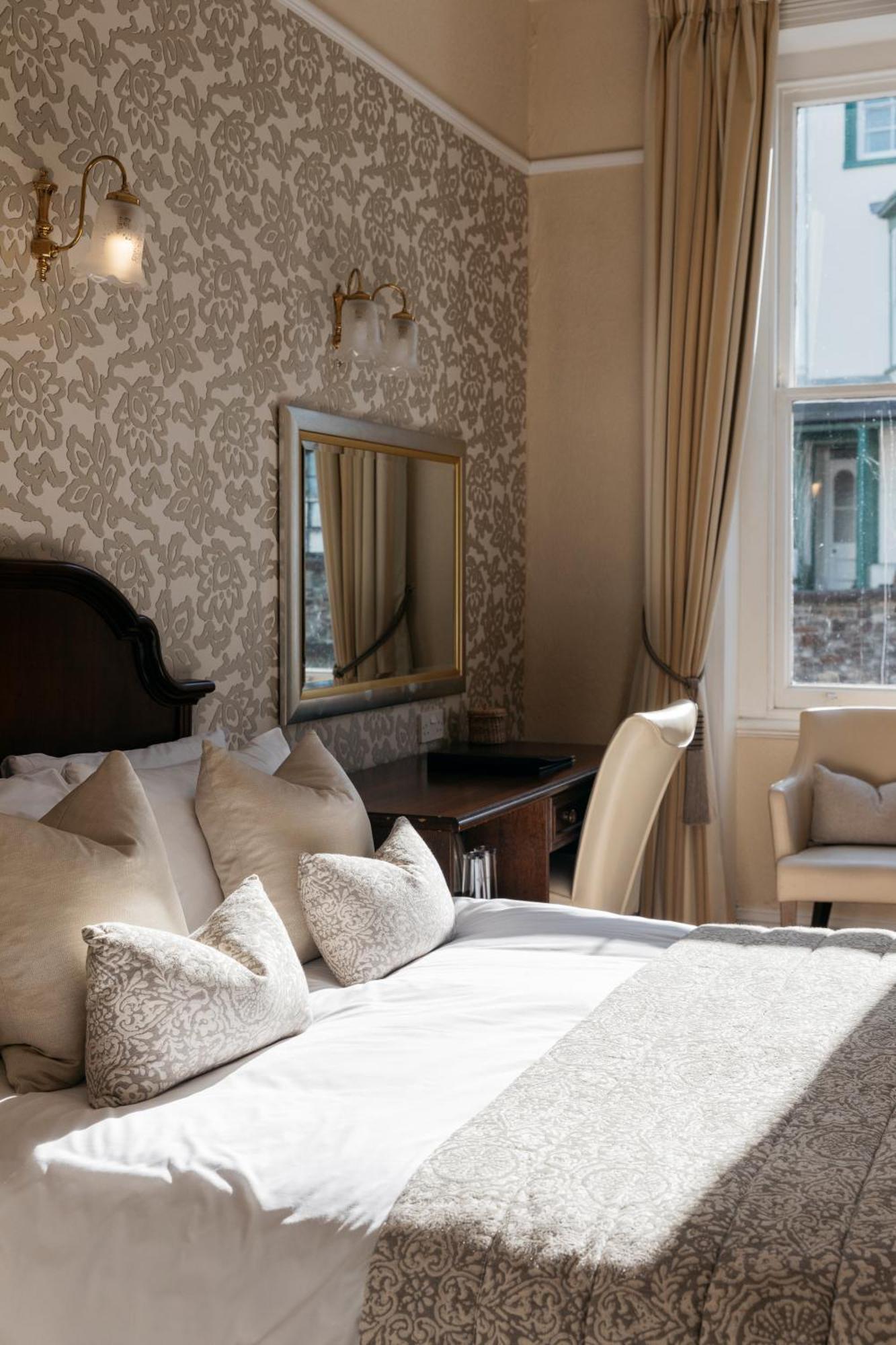 The Royal Hotel 3*